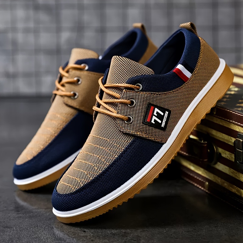 Knit Fabric Lace Up Sneakers - 最新のファッショナブルでトレンド感あふれるメンズシューズ。カジュアルなスポーツシューズで、履き心地が良く、さまざまなシーンで活躍するニットスニーカー。メンズテニスシューズとしても最適。