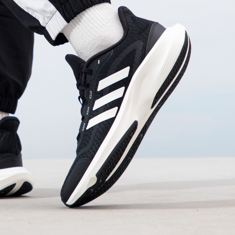 アディダス メンズ＆レディース シューズ オリジナル 軽量  - Lightweight Road Running Shoes のレビューと価格