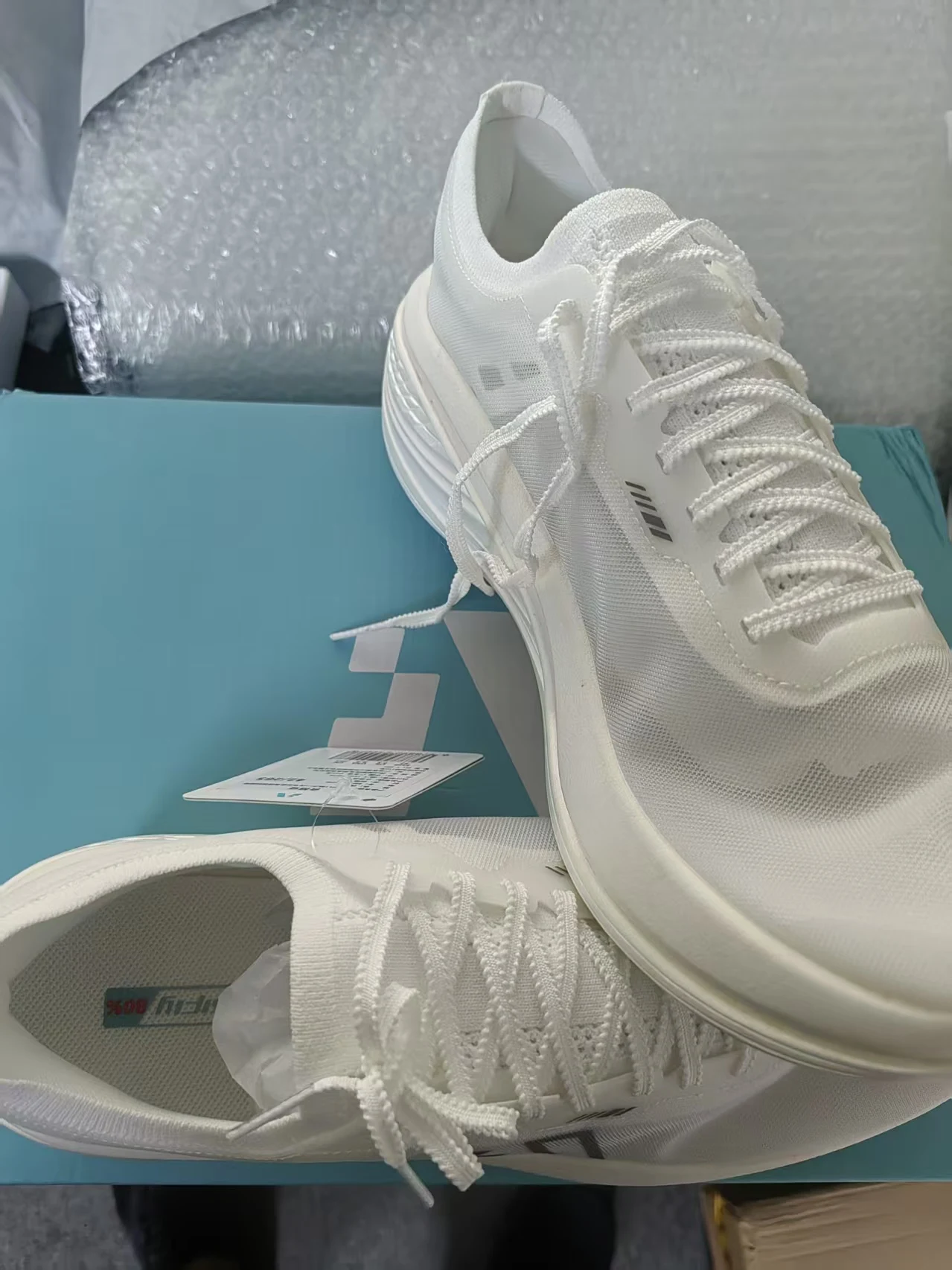 ランシフライ ガンファイア カーボンプレート ランニングシュ - Lightweight Road Running Shoes のレビューと価格